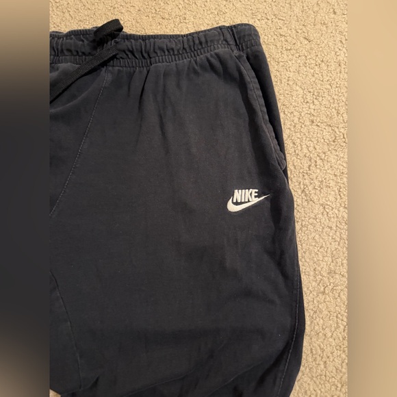 Nike Men's Black Athletic Jogger Pants with Logo - Picture 2 of 5